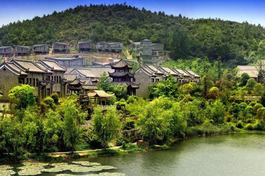 探索未知山峰